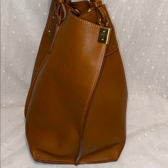 🆕 CHLOÉ Vick Caramel Leather Tote - Picture 5 of 16